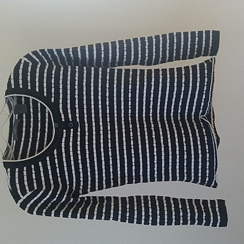 Liz Claiborne small size black and white sweater.